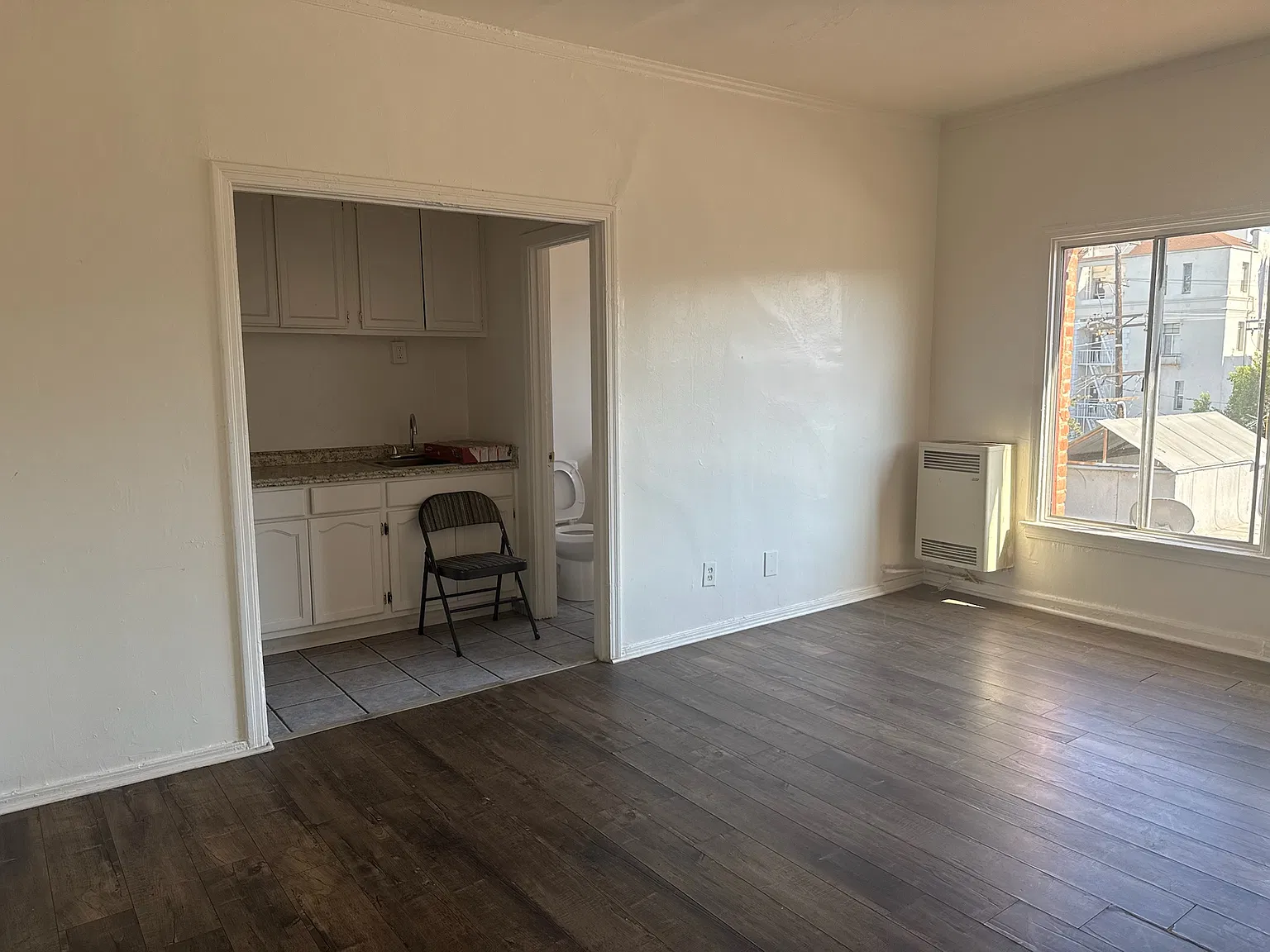 854 S Harvard Blvd — Photo 4