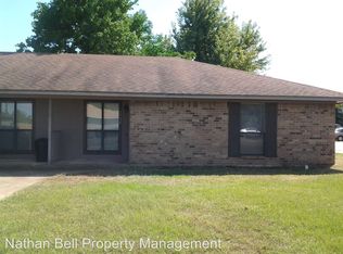 3730 Castlegate Dr, Paris, TX 75462
