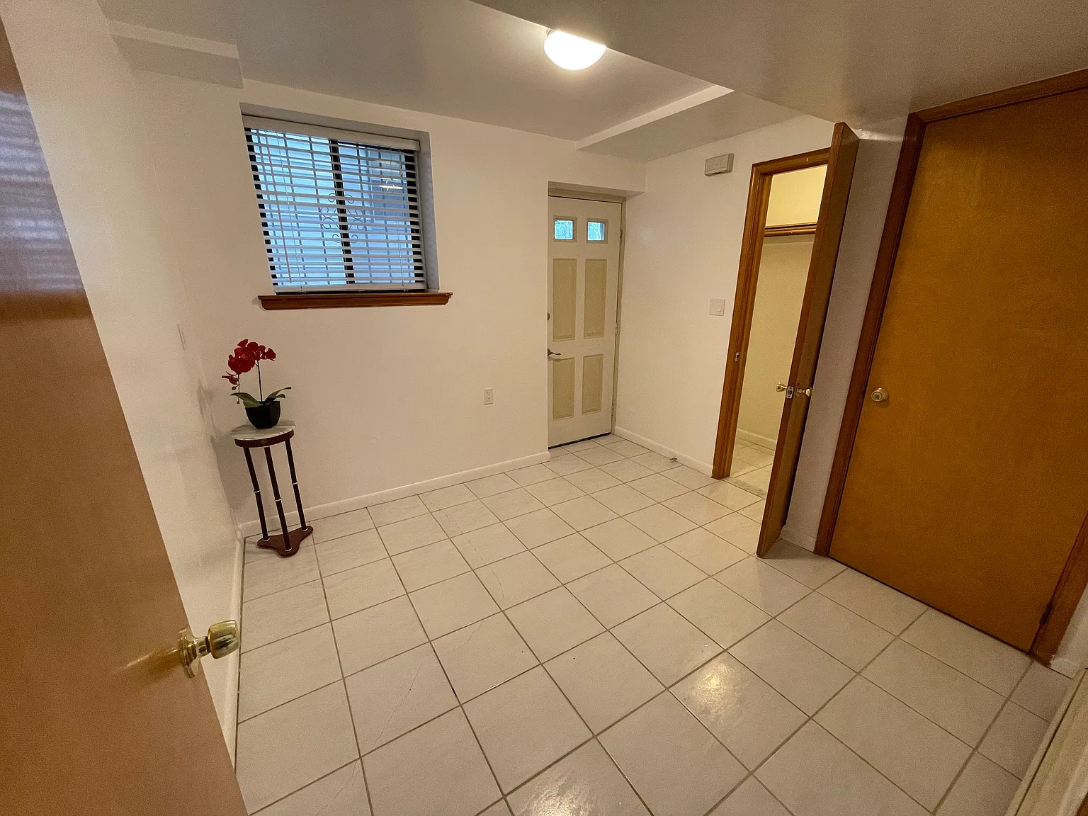2 bed, 900 sqft, $2,300 — Photo 2