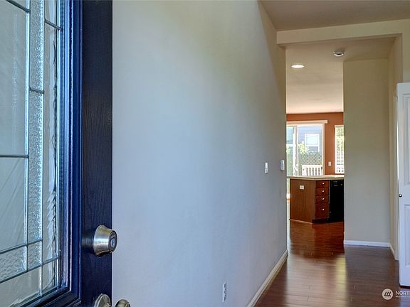 4th image of 2404 195th Street E