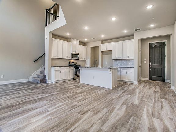 4th image of 6321 Burbank Way