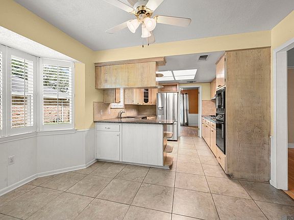 5th image of 10615 Rondo Ave