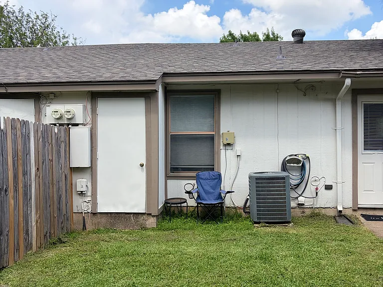2530 Indigo Ln — Photo 4
