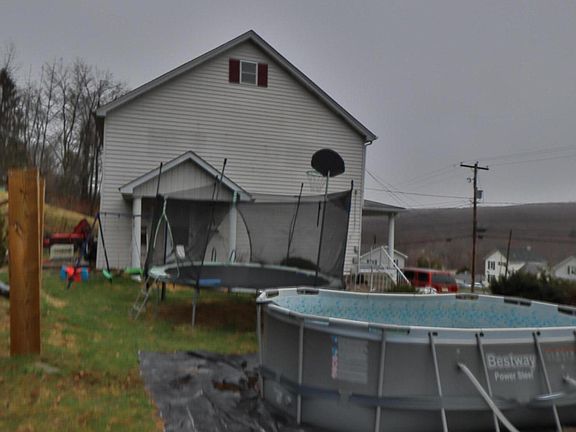3rd image of 1001 Upper Main St