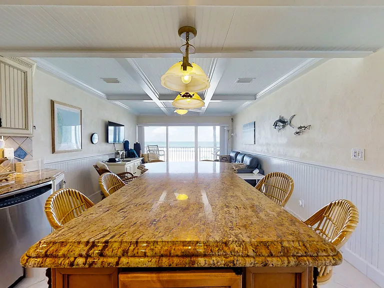 4849 Saxon Dr — Photo 3