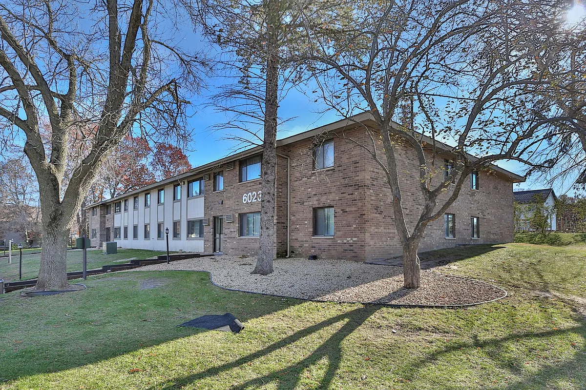 Building Photo - Oakridge Apartments