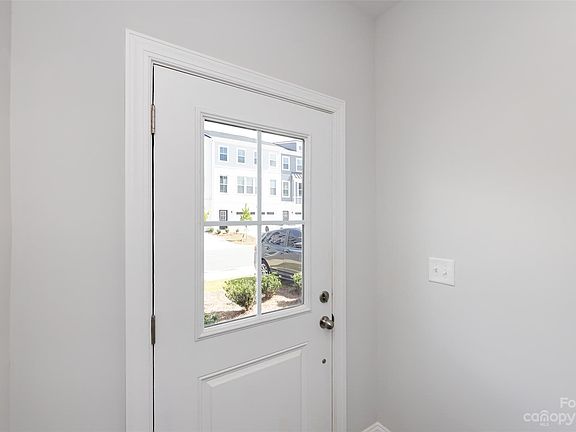 3rd image of 2638 Roseglen Ln