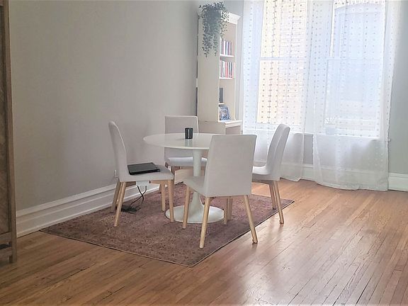 3rd image of 726-728 W Briar Pl #728-3