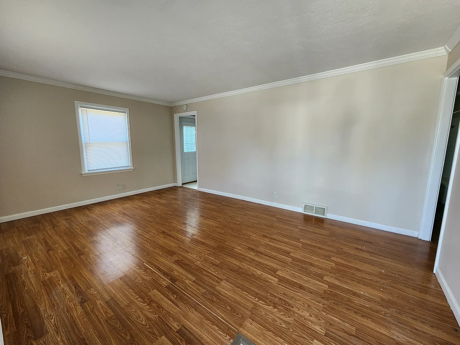 822 East Eckman Street - 1 — Photo 2