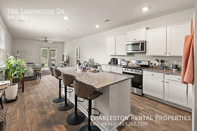 704 Ladywood Dr — Photo 6