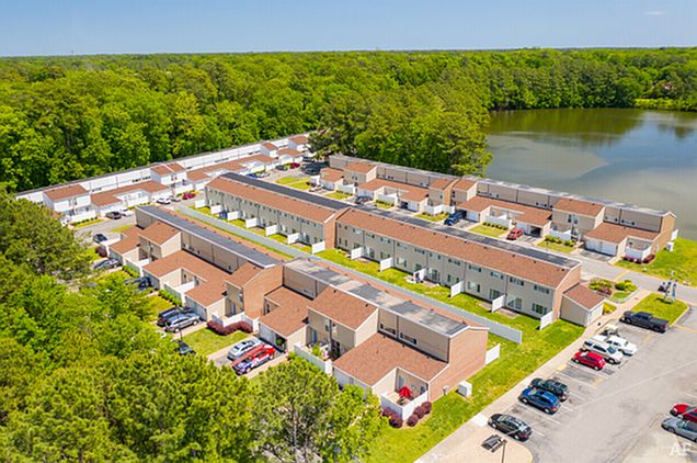 Grand Lake Townhomes