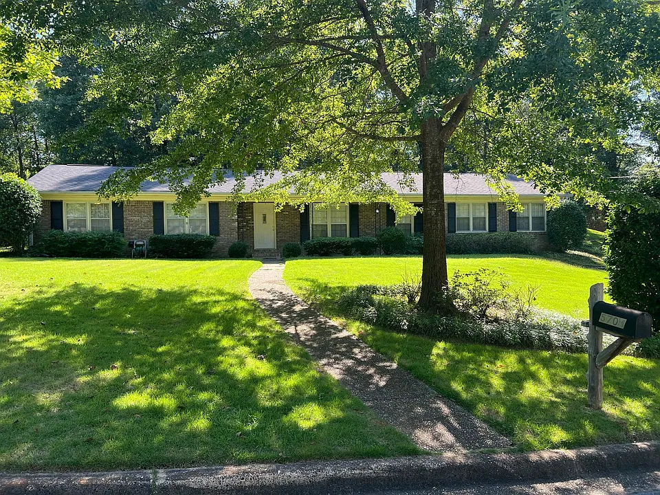 5704 Harborview Ln