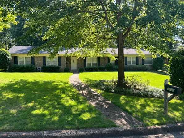 5704 Harborview Ln, Northport, AL 35473