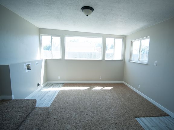 Laundry/Rear Entrance