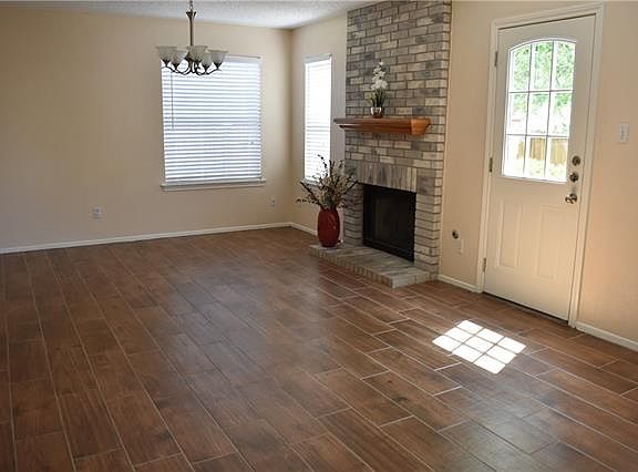 3rd image of 1813 Sylvia Ln