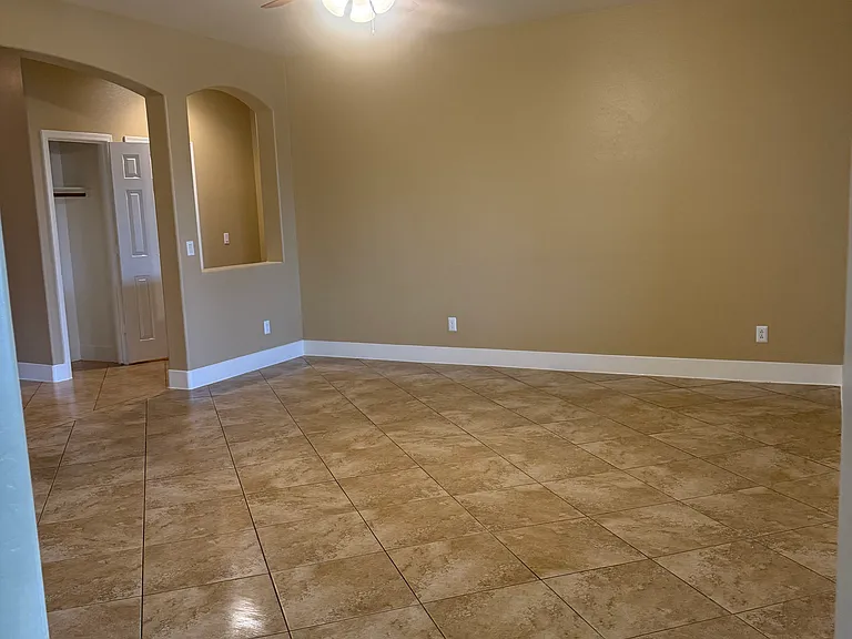 40148 N Perrone St — Photo 11
