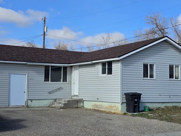 146 Pioneer Ave, Mills, WY 82604