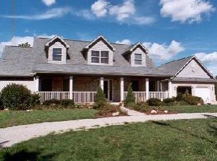 590 W Vienna Rd, Temperance, MI 48182