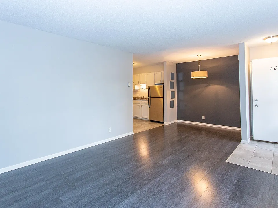 218 S Batchewana Ave #101