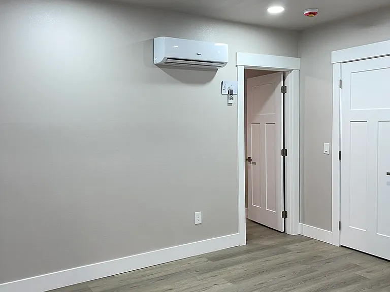 1180 Hunt St NE #3 — Photo 8