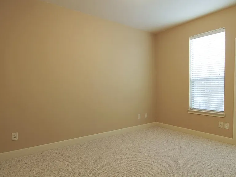 2368 Bastrop St — Photo 2