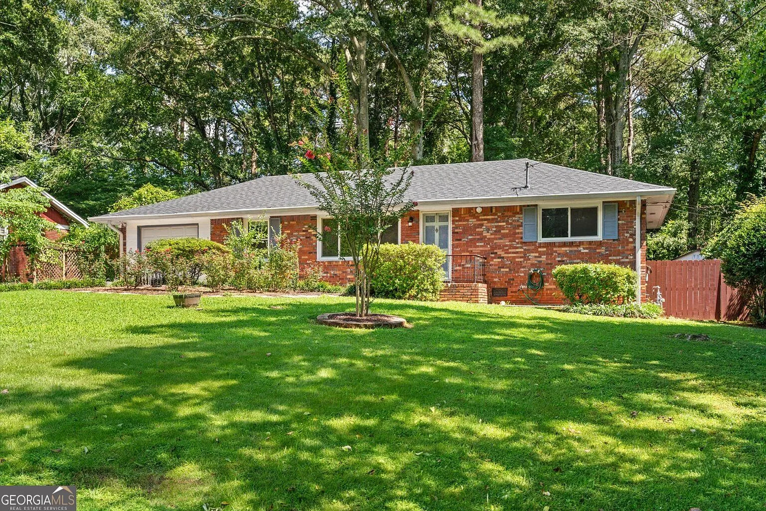 3 bed, 1.0 bath, 1125 sqft, $2,450 — Photo 3