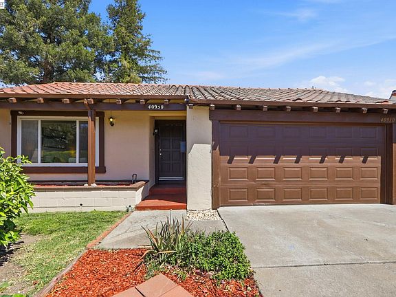 5th image of 40930 Rioja Ct