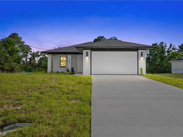 2509 52nd St W, Lehigh Acres, FL 33971