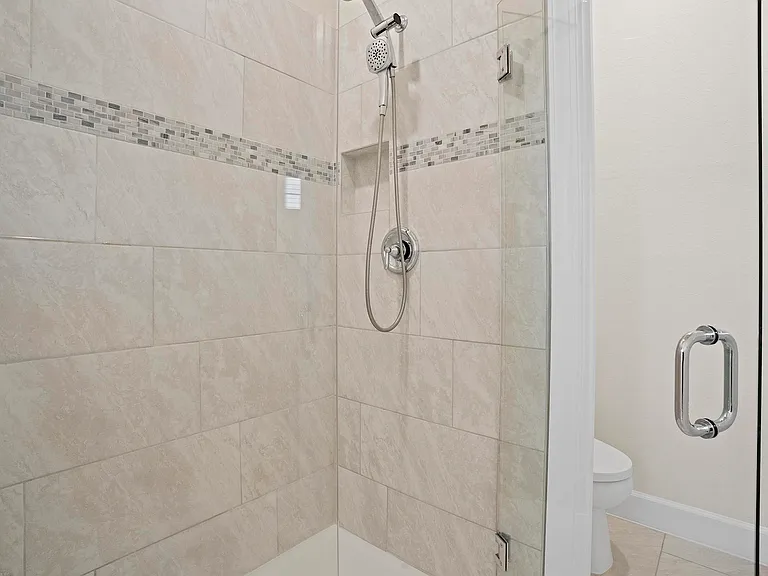 1866 SE Tarni Way — Photo 26