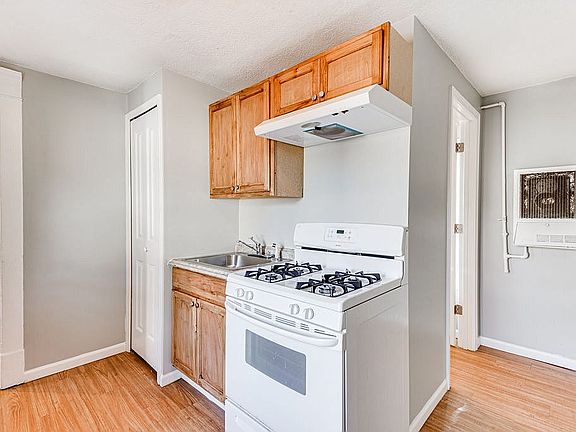 2nd image of 347 24th Ave NE