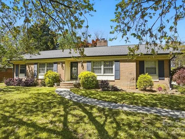 110 Tanglewood Dr, Kannapolis, NC 28081