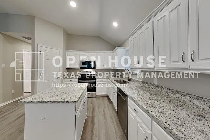 821 Willow Ct — Photo 6