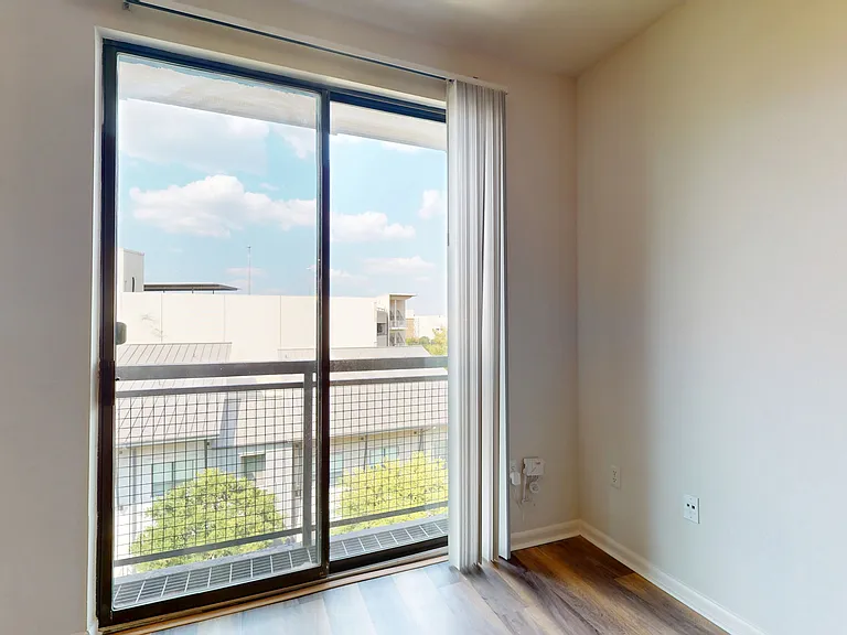 Residences at the Domain — Photo 99