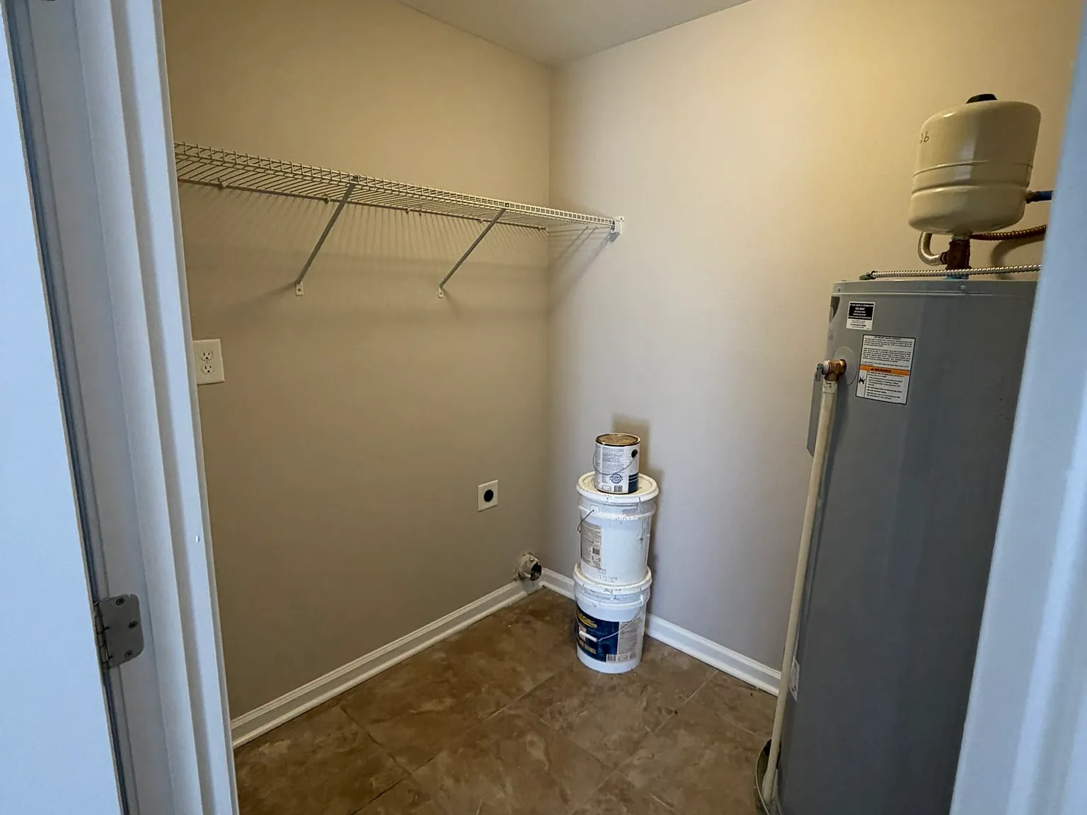 3 bed, 1100 sqft, $1,800 — Photo 4
