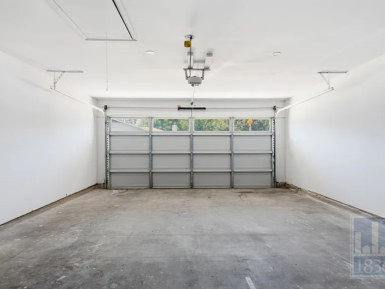 3610 Alexandria Dr — Photo 22