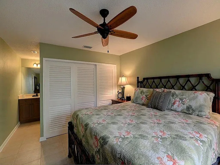 5835 Marina Dr #1 — Photo 10