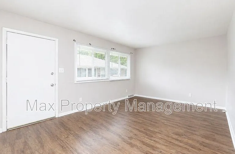3420 SW 8th St — Photo 7