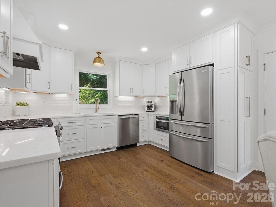 1st image of 6819 Woodstock Dr
