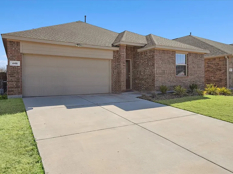 846 Sitwell Dr — Photo 2