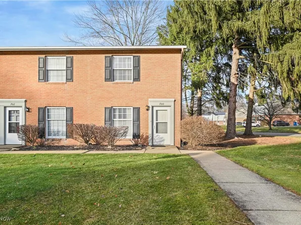 700 Lakeview Dr, Cortland, OH 44410