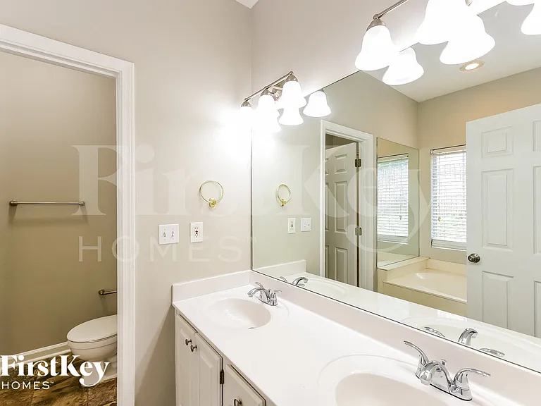917 Jackson Cir — Photo 9