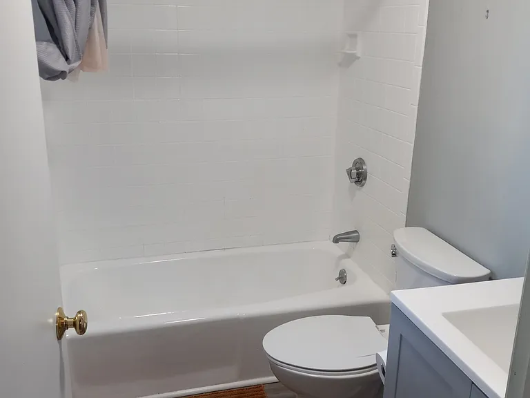 566 Washington St #1 — Photo 8