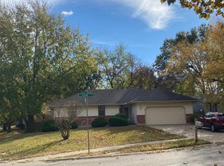 15101 S Kaw Dr, Olathe, KS 66062