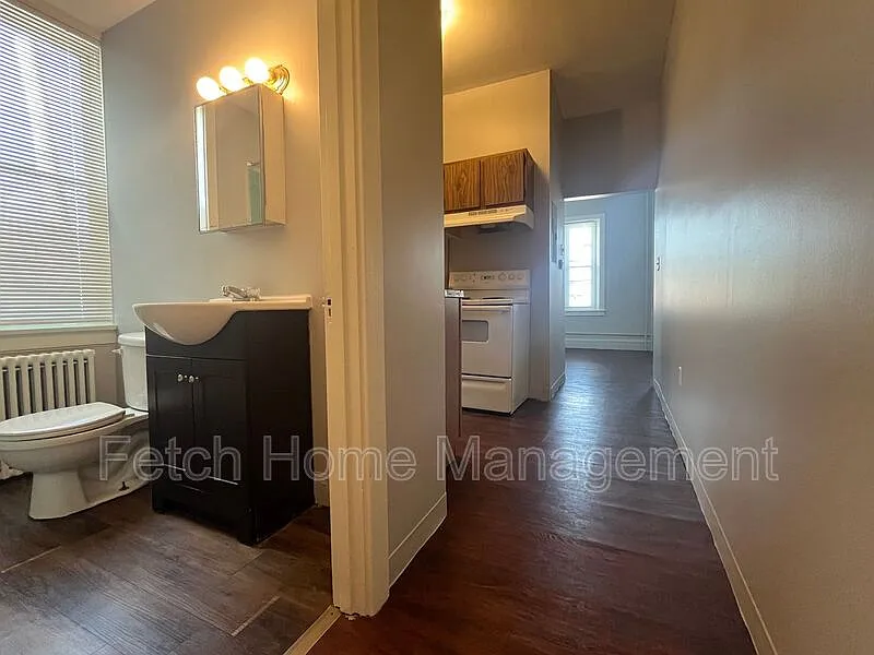 Building Photo - 234 N Lime St #5
