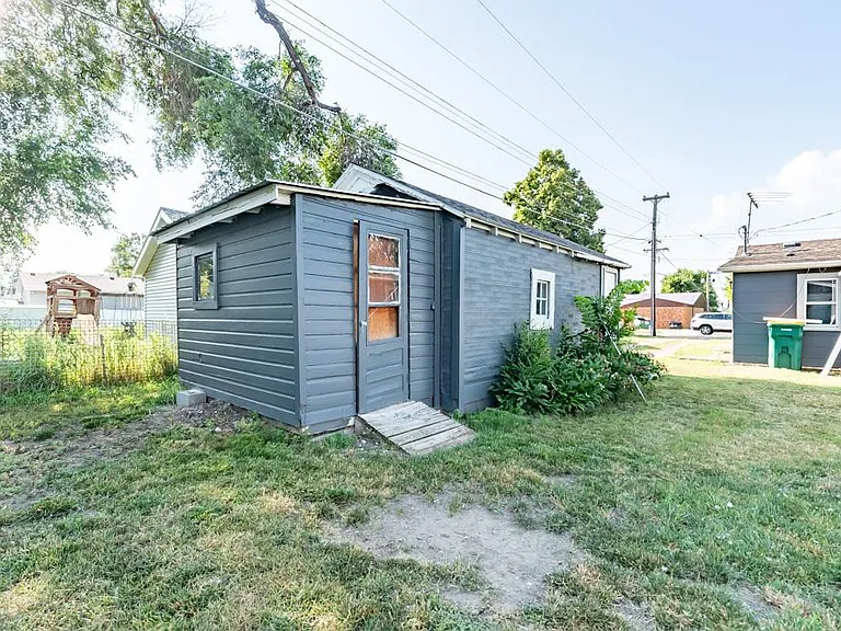 1908 E Rosser Ave — Photo 13