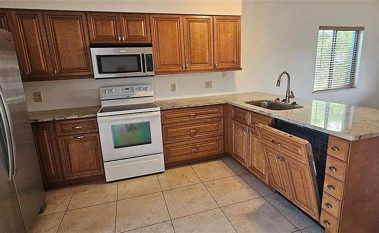 4904 Vincennes Ct #209 — Photo 6