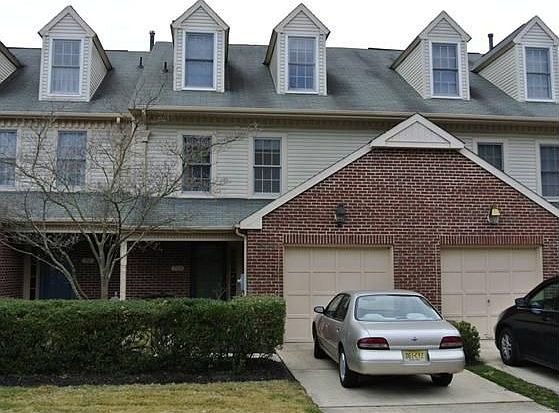 1st image of 702 Saratoga Ct