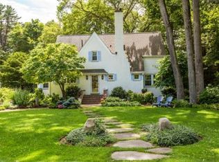 37 Longmeadow Rd, Wellesley, MA 02482