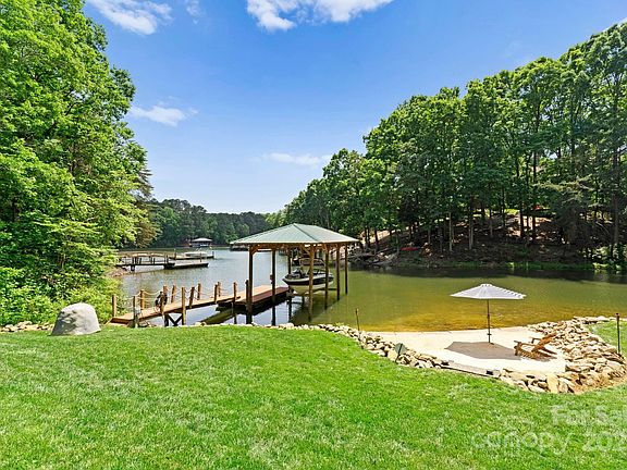4th image of 9181 Fair Oak Dr
