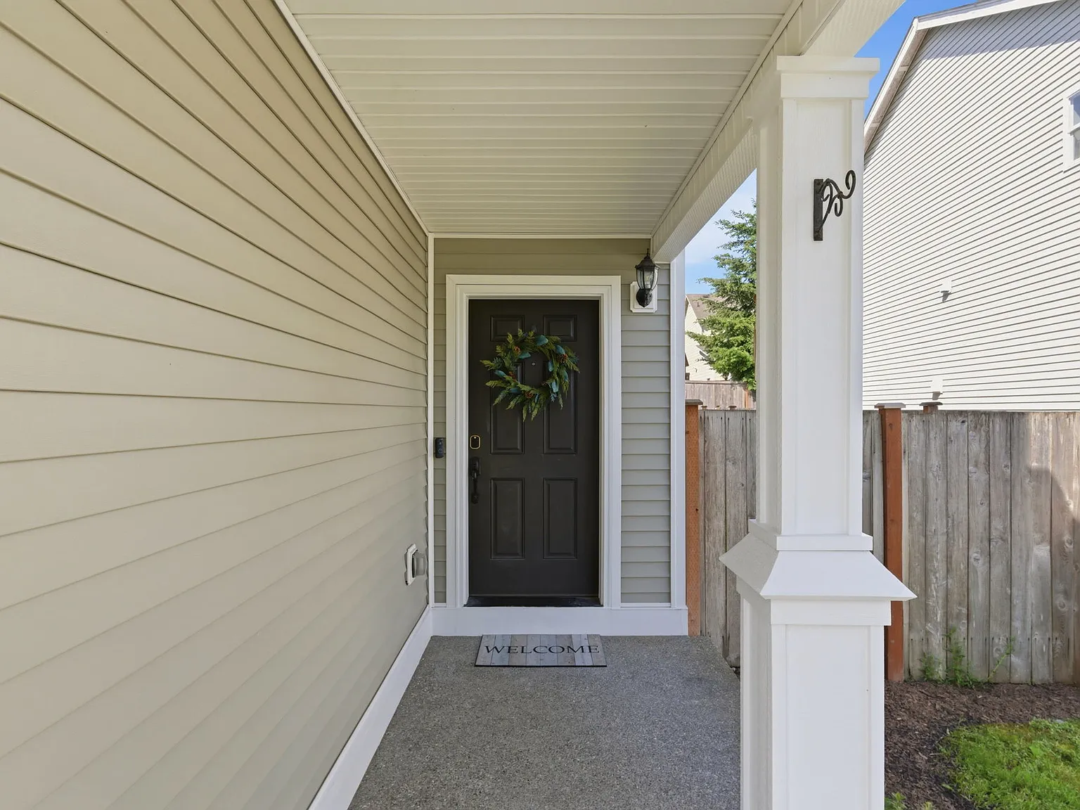 4 bed, 2.5 bath, 1917 sqft, $3,600 — Photo 4